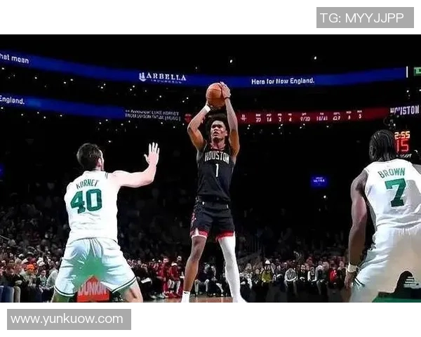 火箭主场击败雷霆，三少砍下20+10+10，展现新赛季强势开局！