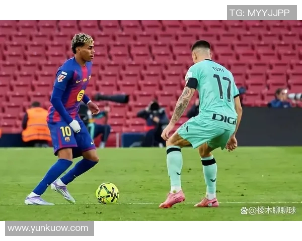 皇家马德里逆袭巴萨登顶西甲积分榜:荣耀与激情的双重奏 皇家马德里逆袭巴萨登顶西甲积分榜:荣耀与激情的双重奏